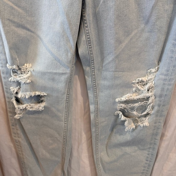 GUESS Womens Destroyed High Rise Mom Jeans - Picture 2 of 9